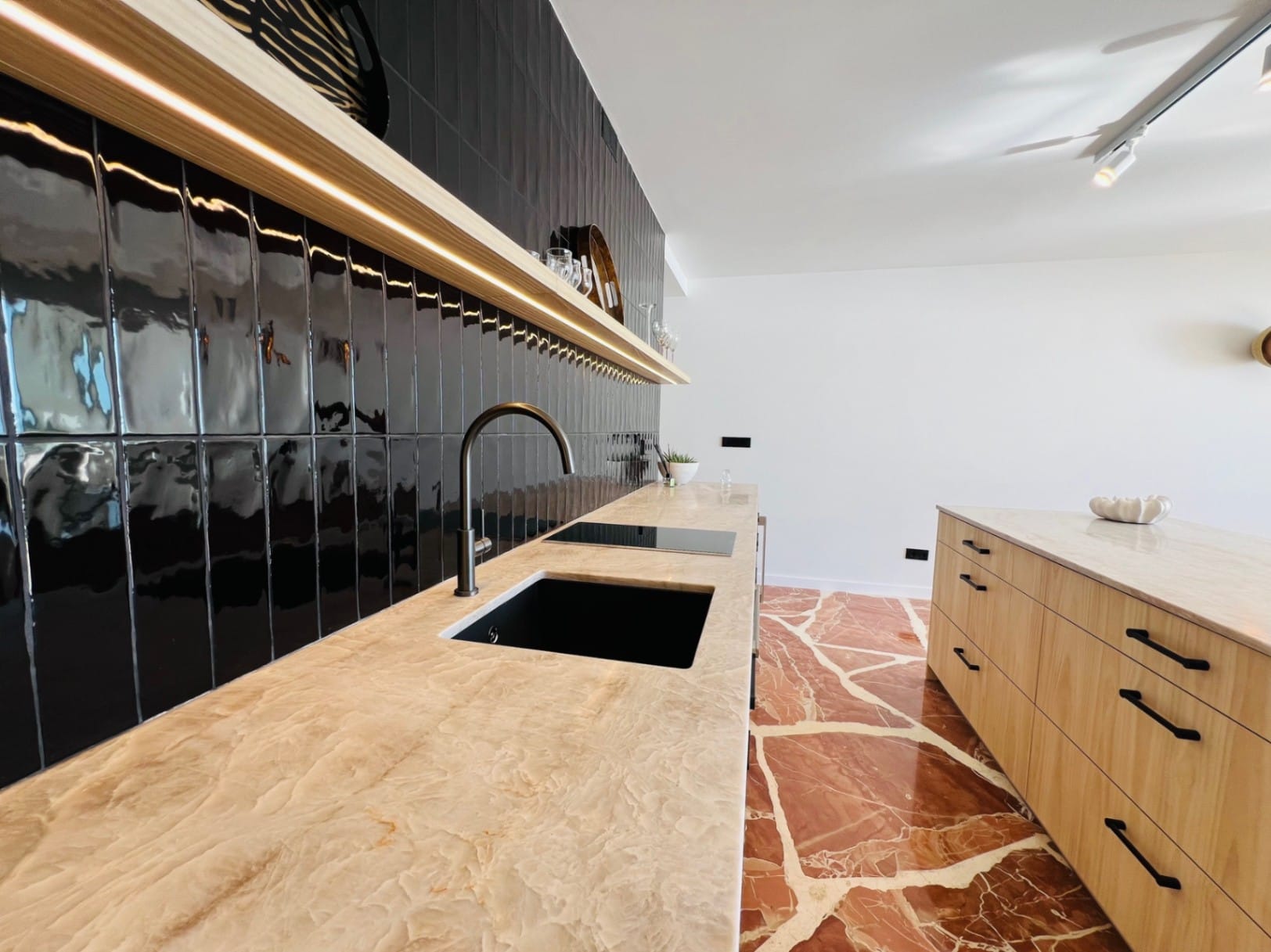 Apartment with spectacular panoramic sea views in Altea