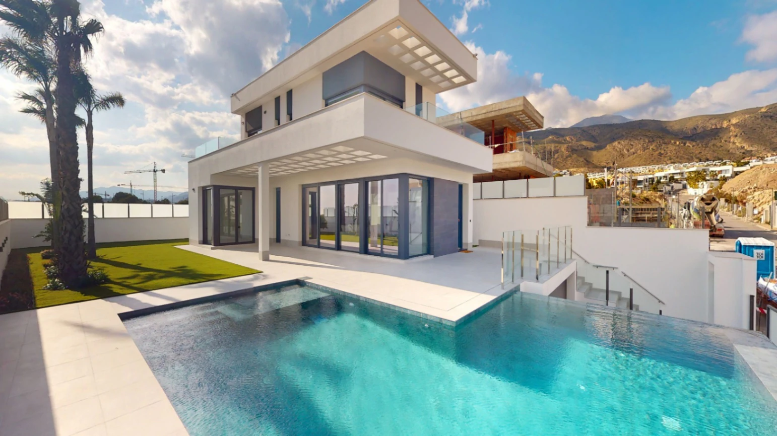 Luxuriöse Villa zum Verkauf in Finestrat mit 3 Schlafzimmern und 3 Badezimmern, privatem Pool.