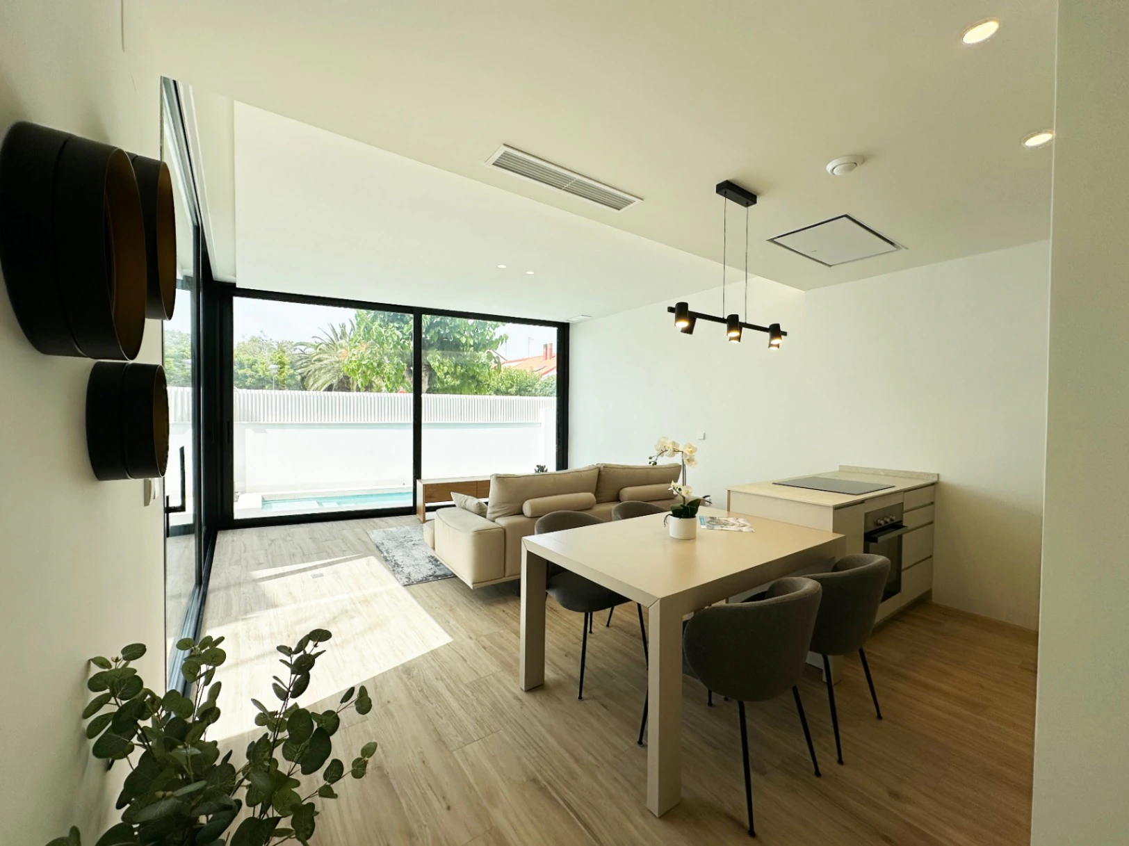 Key-Ready Independent Villa with swimming pool, terrace and solarium – Torre de la Horadada