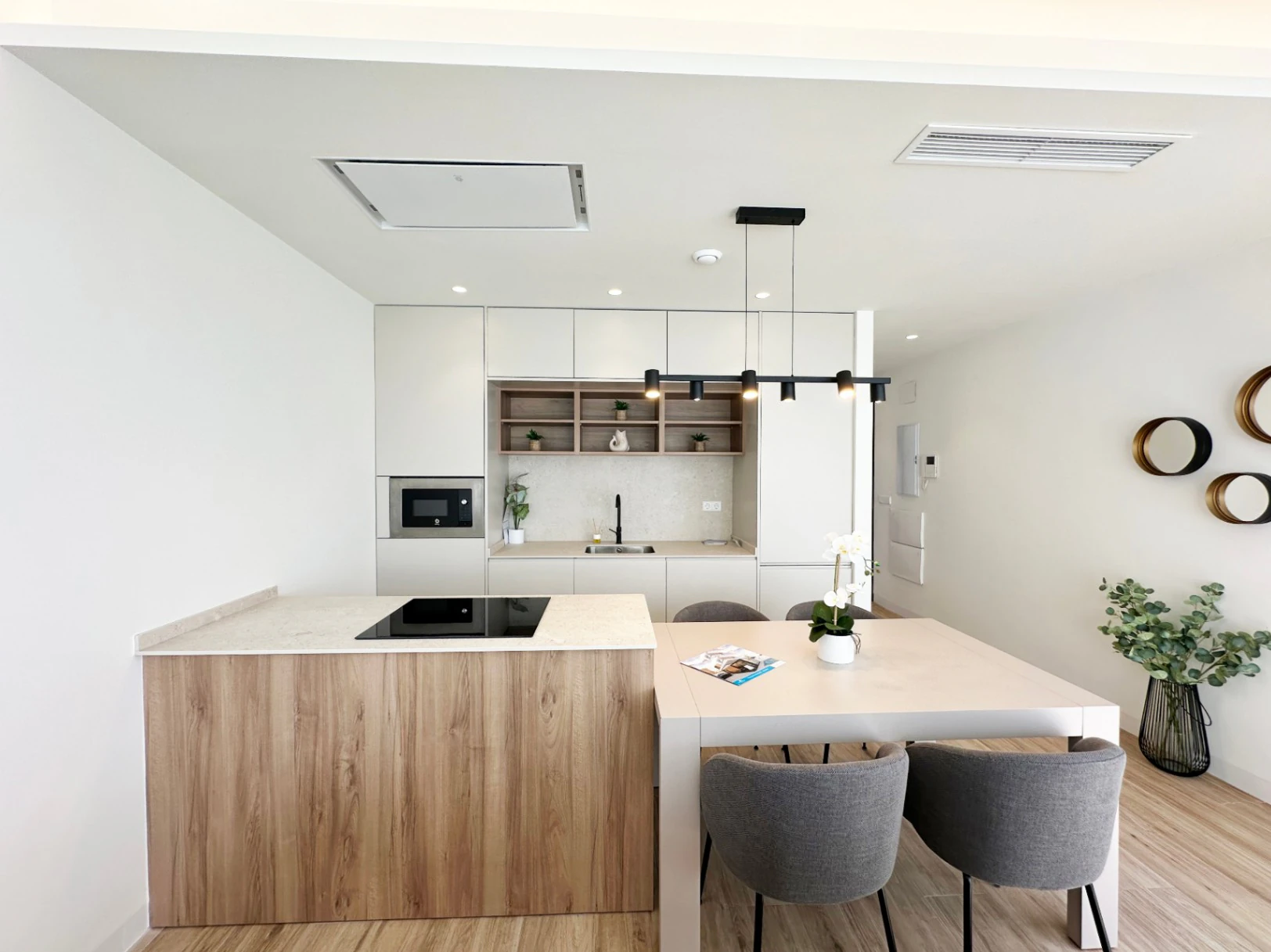 Key-Ready Independent Villa with swimming pool, terrace and solarium – Torre de la Horadada