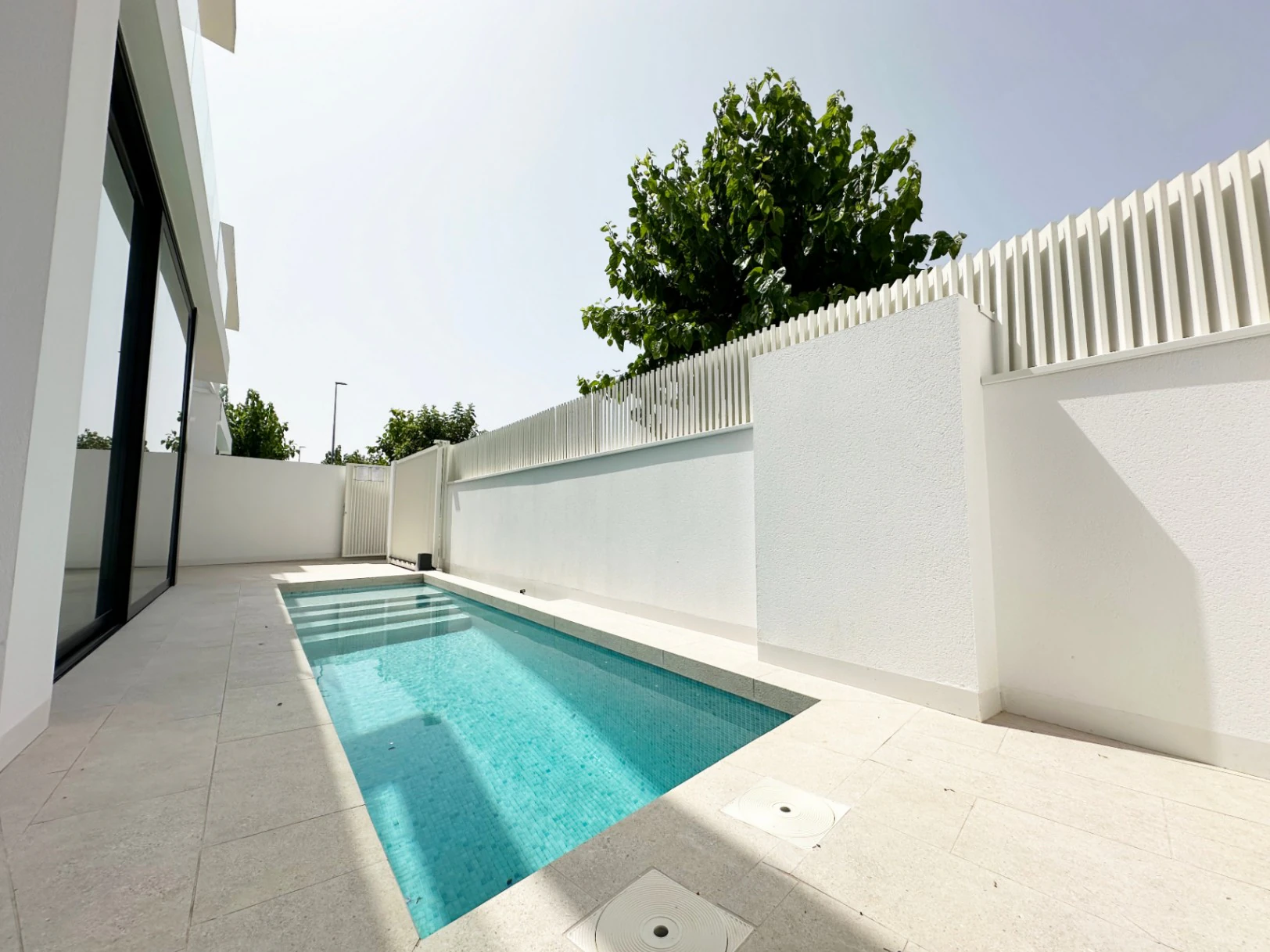 Key-Ready Independent Villa with swimming pool, terrace and solarium – Torre de la Horadada