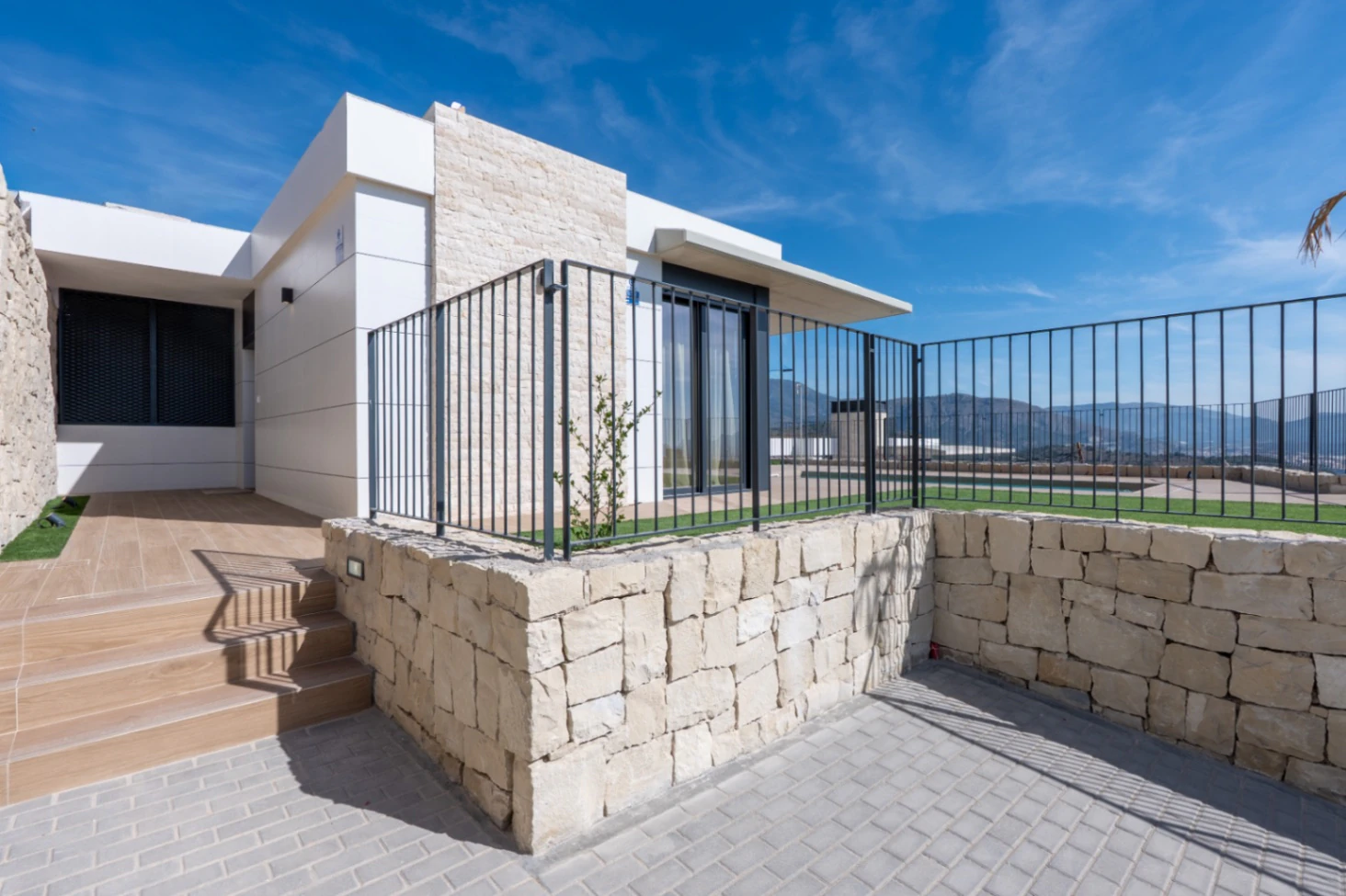 New villas in Polop with private pools and beautiful views.