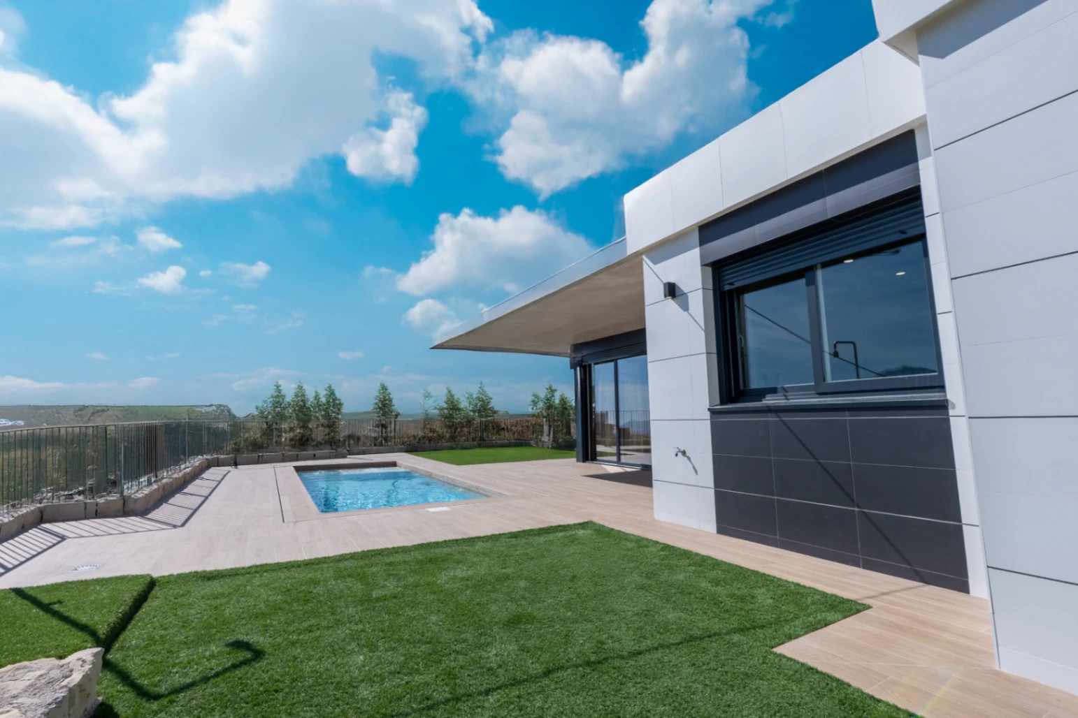 New villas in Polop with private pools and beautiful views.