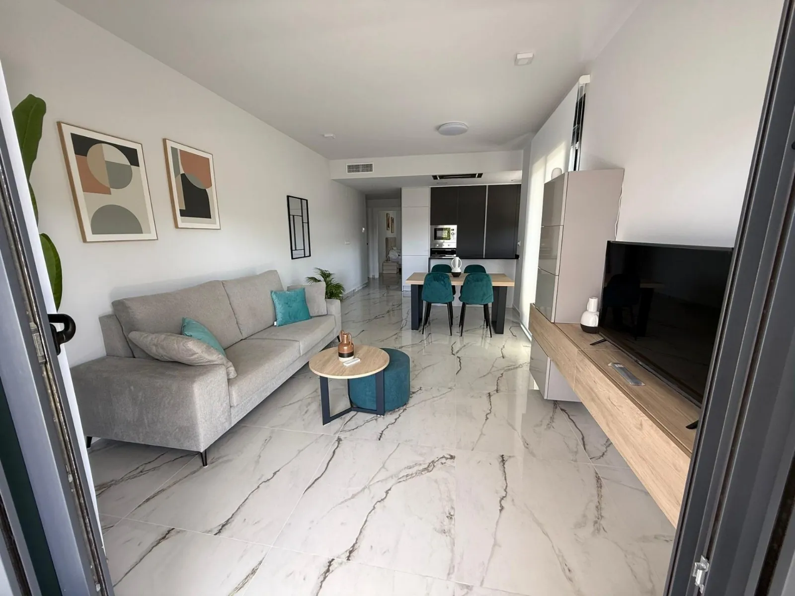 Magnifico Apartamento de dos dormitorios en venta en Punta Prima