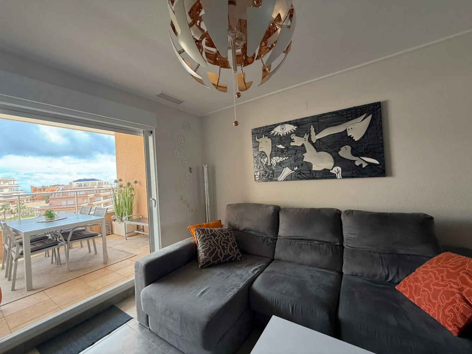 Apartamento de dos dormitorios en venta en Villamartín, Orihuela Costa