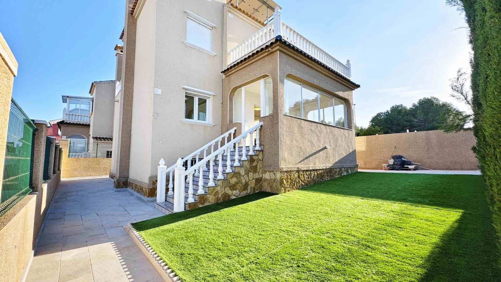 Chalet en venta de 4 dormitorios en Torrevieja, Alicante