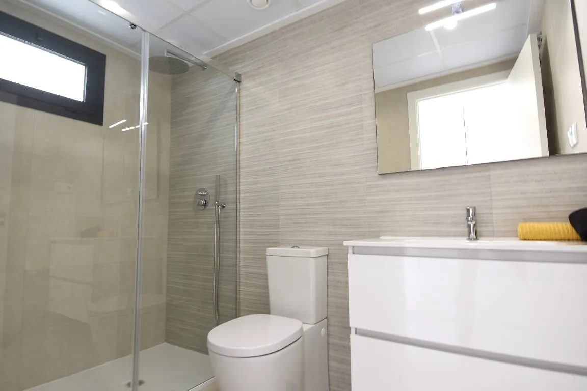 Increíble apartamento de tres dormitorios en venta en Villamartín, Orihuela Costa