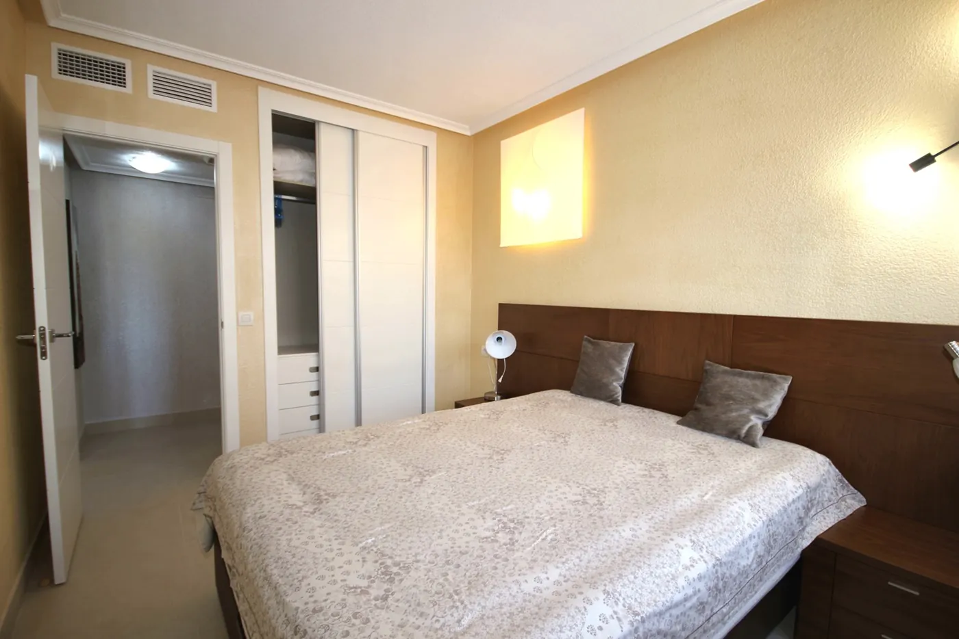 Apartamento de tres dormitorios en Punta Prima