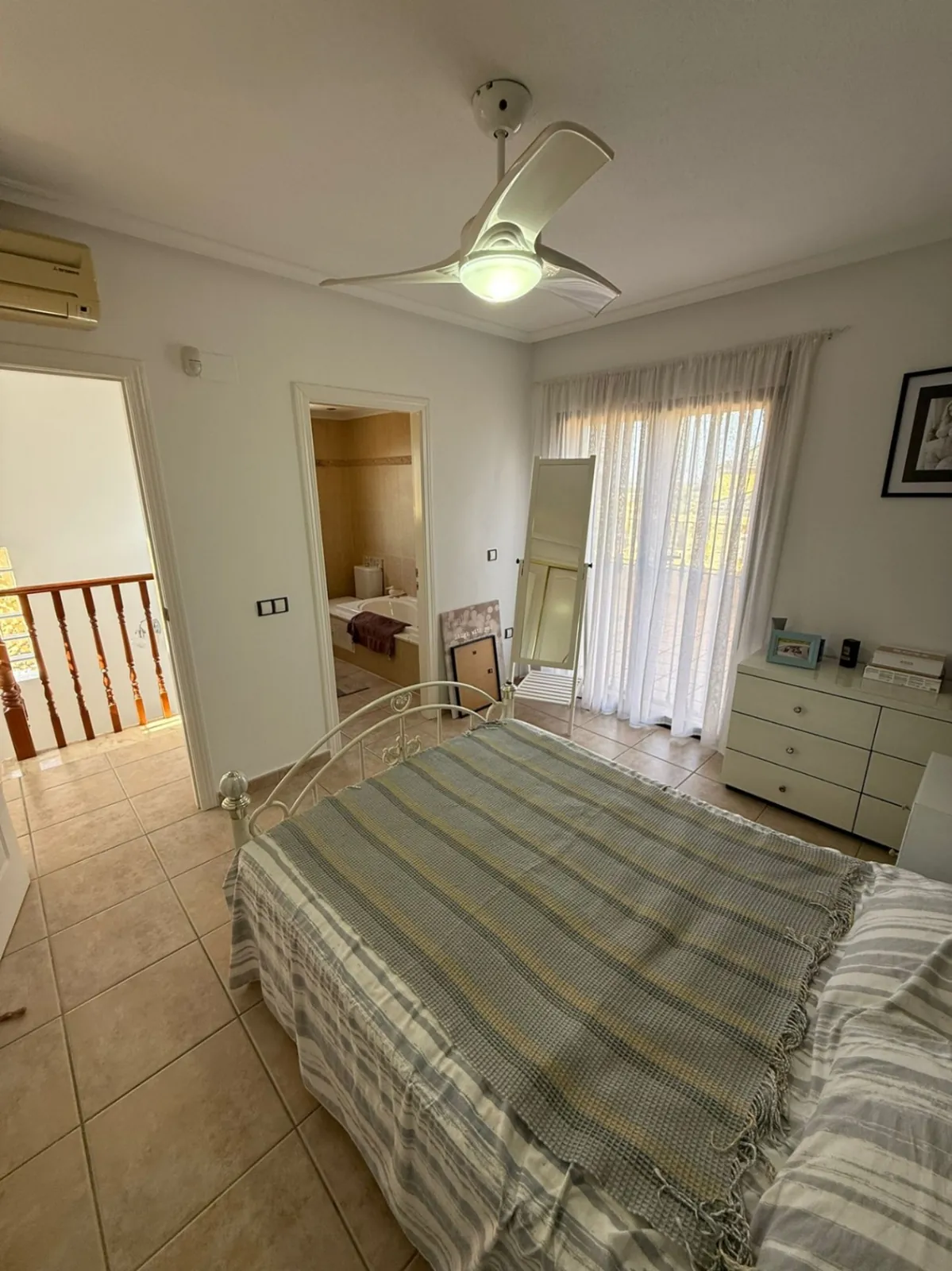 Magnifica Casa de cuatros dormitorios en venta en Villamartín, Orihuela Costa