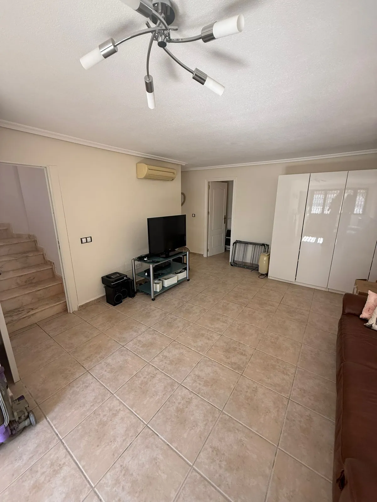 Magnifica Casa de cuatros dormitorios en venta en Villamartín, Orihuela Costa