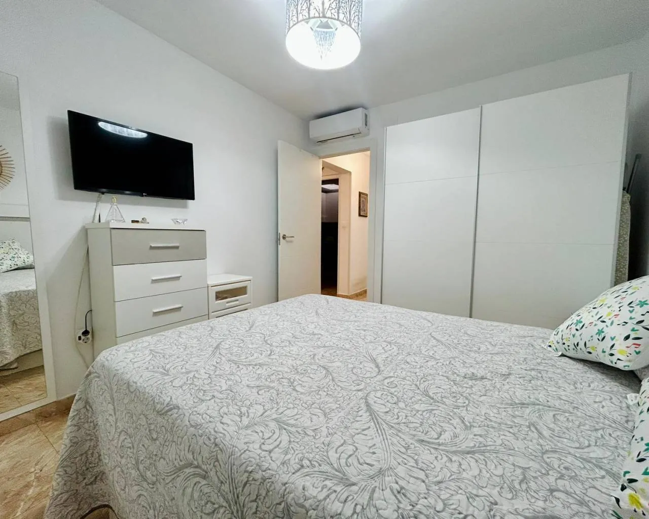 Casa adosada totalmente reformada en venta en El Chaparral, Torrevieja