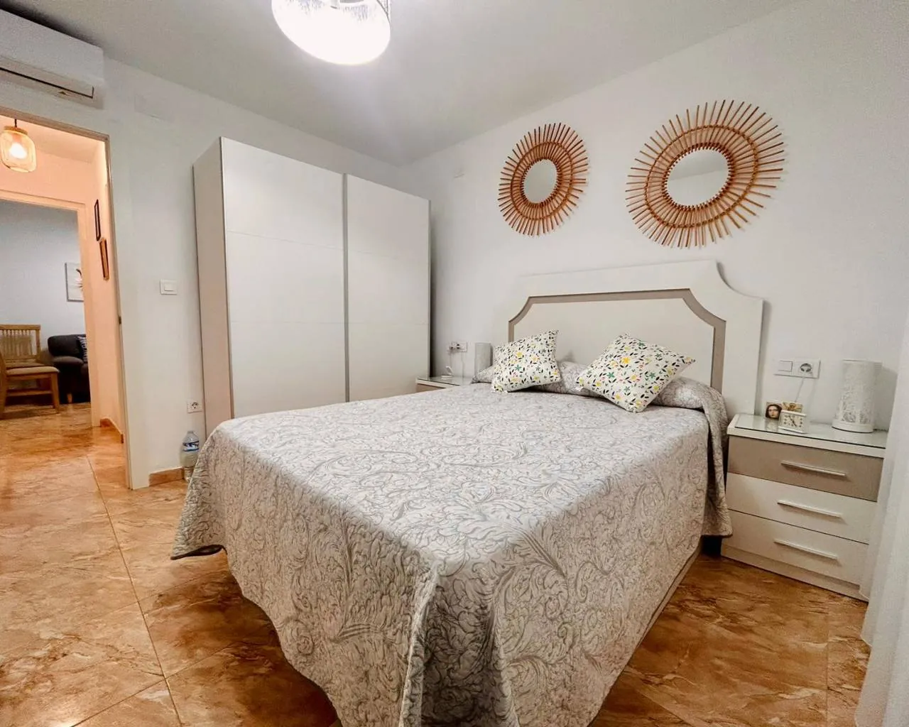 Casa adosada totalmente reformada en venta en El Chaparral, Torrevieja