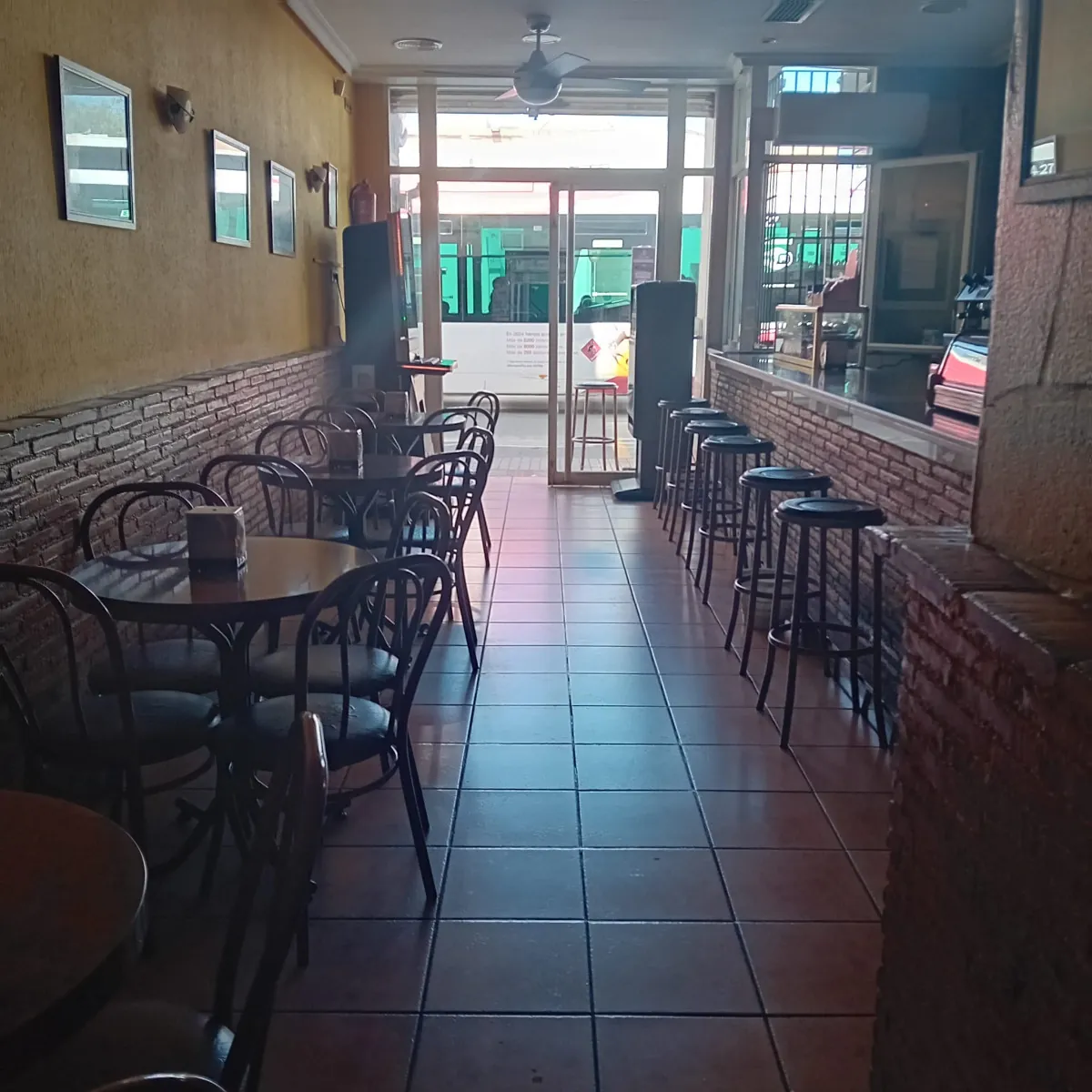 Venta. Local comercial en Torrevieja