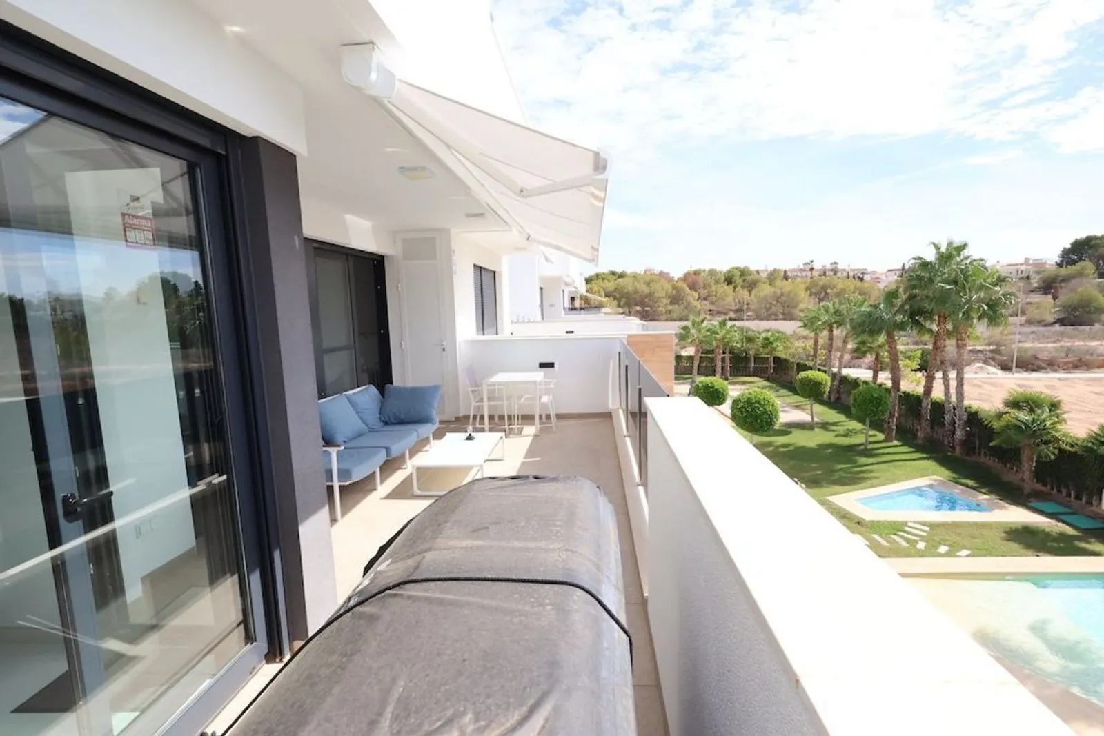 Magnifico Apartamento de dos dormitorios en venta en Orihuela Costa, Alicante