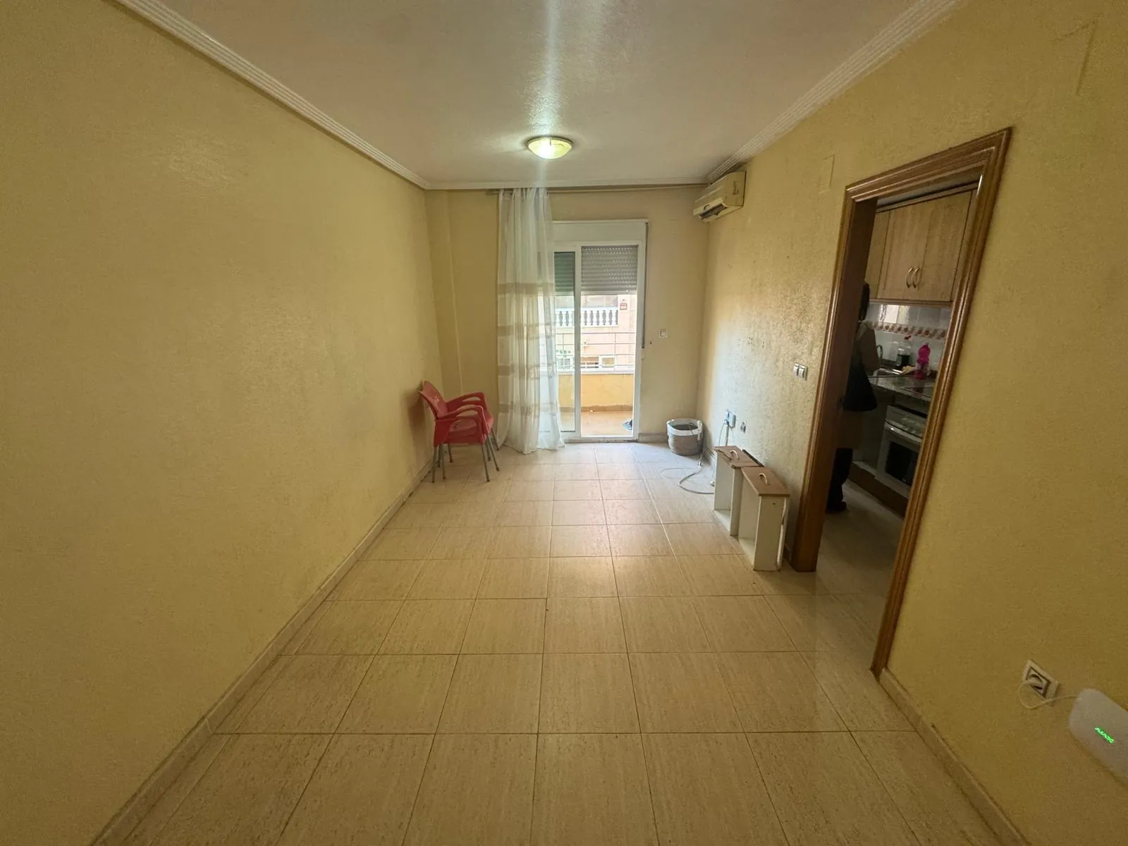 Apartamento de dos dormitorios en venta en Torrevieja, Alicante