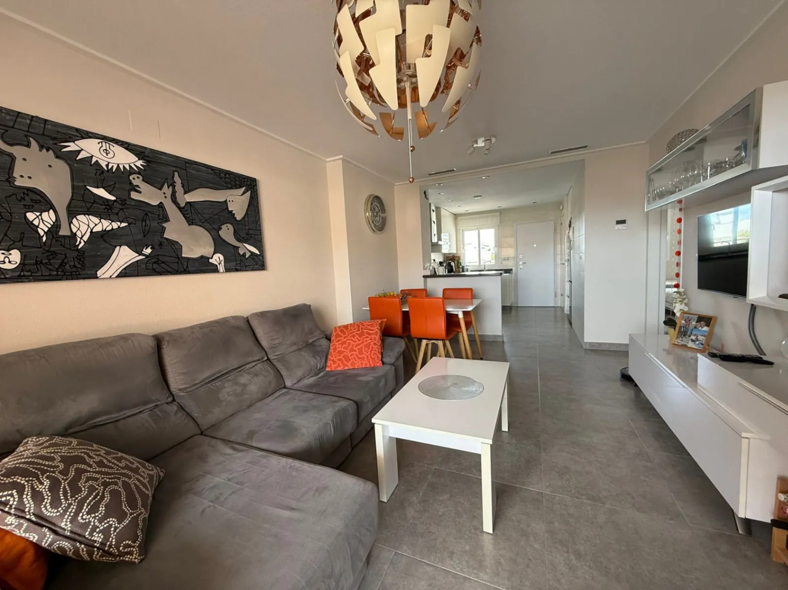 Apartamento de dos dormitorios en venta en Villamartín, Orihuela Costa