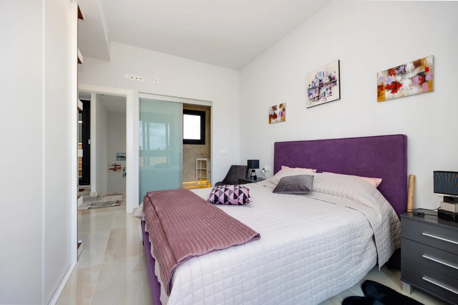Increíble Villa de tres dormitorios en venta en Lomas de Cabo Roig, Orihuela Costa