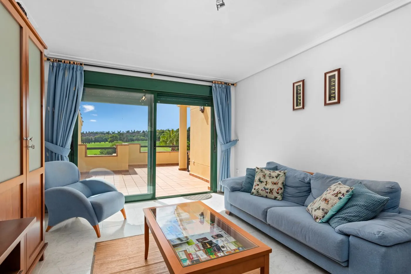 Ático de dos dormitorios con vistas al mar y al golf en Campoamor.