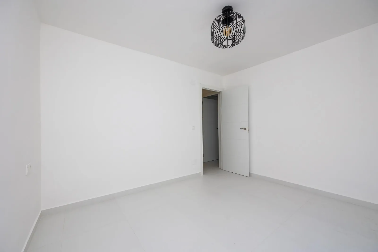 Magnifico Apartamento de tres dormitorios totalmente renovado con Vistas al Mar en venta en Torrevieja, Alicante