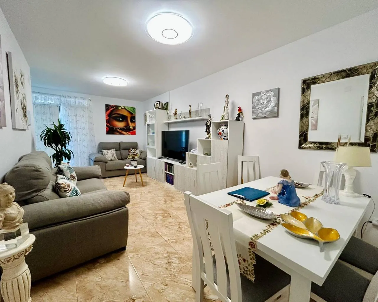 Casa adosada totalmente reformada en venta en El Chaparral, Torrevieja