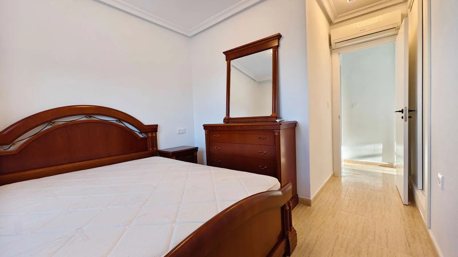 Chalet en venta de 4 dormitorios en Torrevieja, Alicante