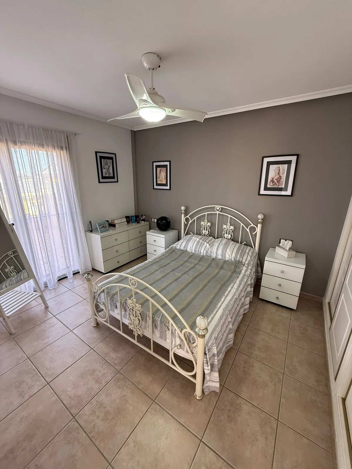 Magnifica Casa de cuatros dormitorios en venta en Villamartín, Orihuela Costa