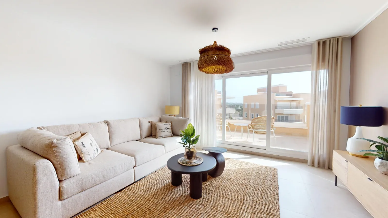 Apartamento de tres habitaciones en Pilar de la Horadada.