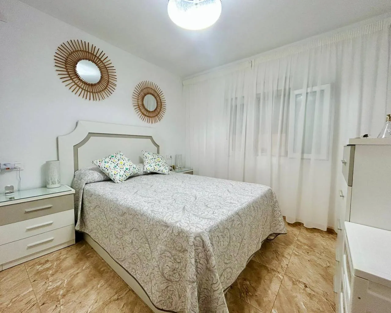 Casa adosada totalmente reformada en venta en El Chaparral, Torrevieja