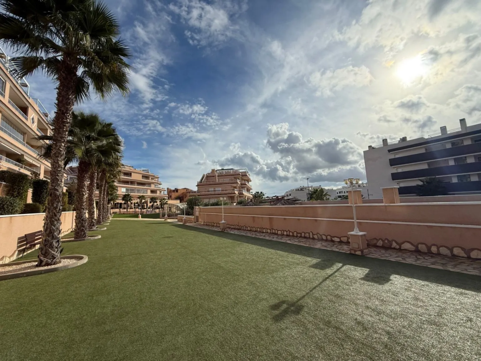 Apartamento de dos dormitorios en venta en Villamartín, Orihuela Costa