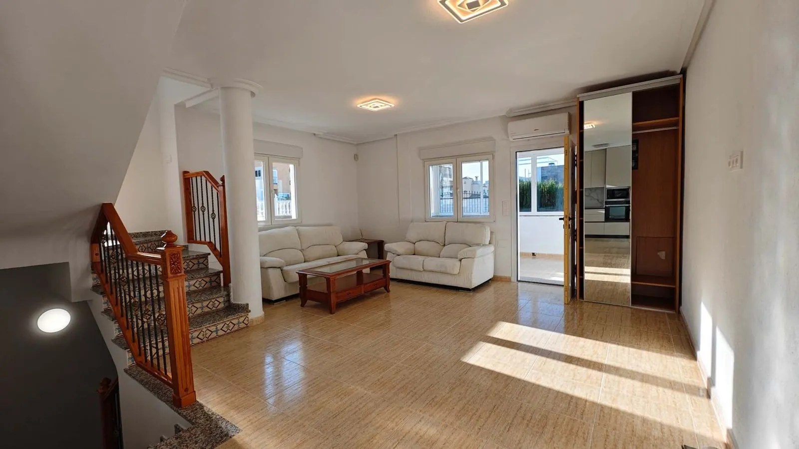 Chalet en venta de 4 dormitorios en Torrevieja, Alicante