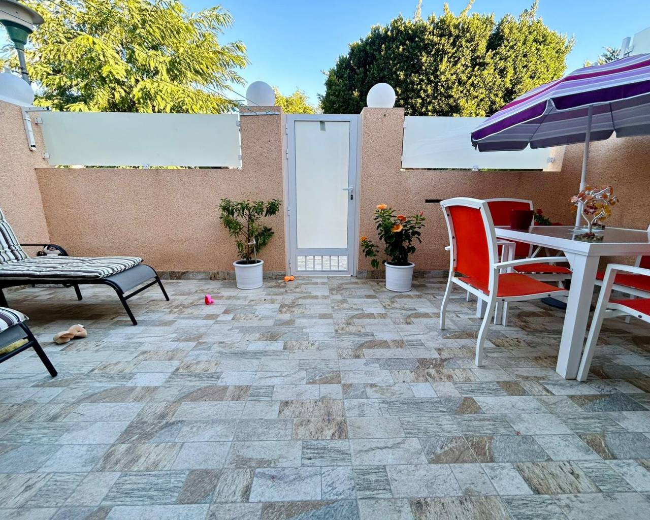 Casa adosada totalmente reformada en venta en El Chaparral, Torrevieja