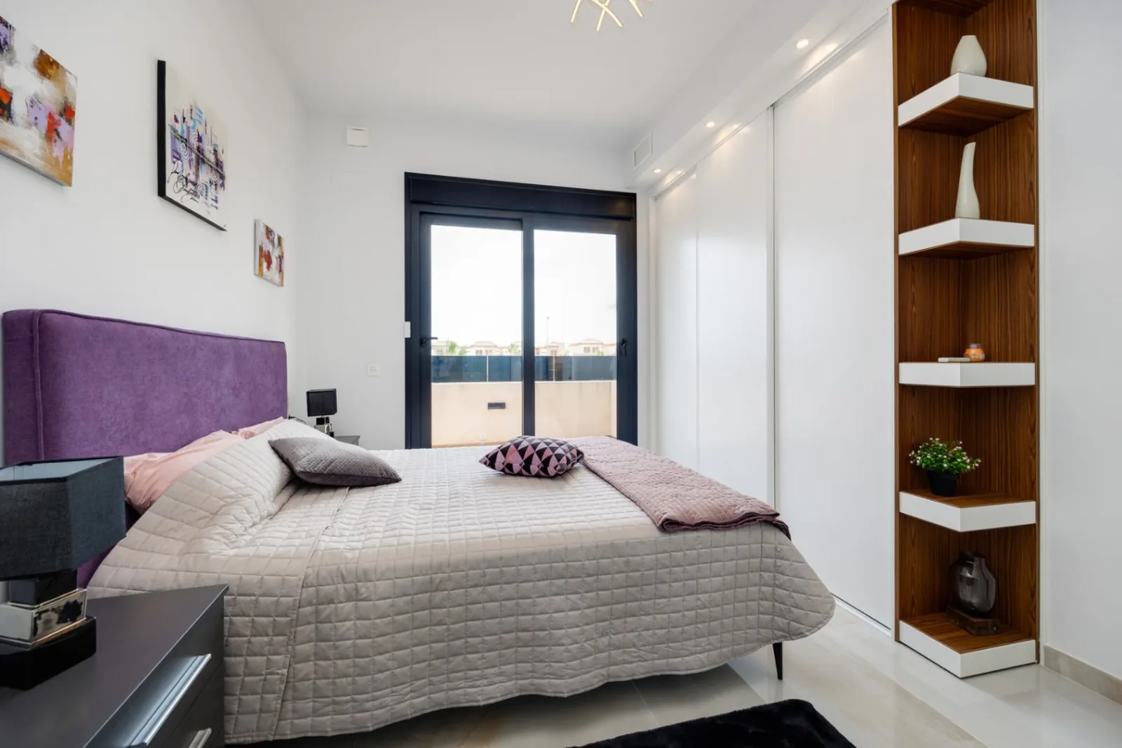 Increíble Villa de tres dormitorios en venta en Lomas de Cabo Roig, Orihuela Costa