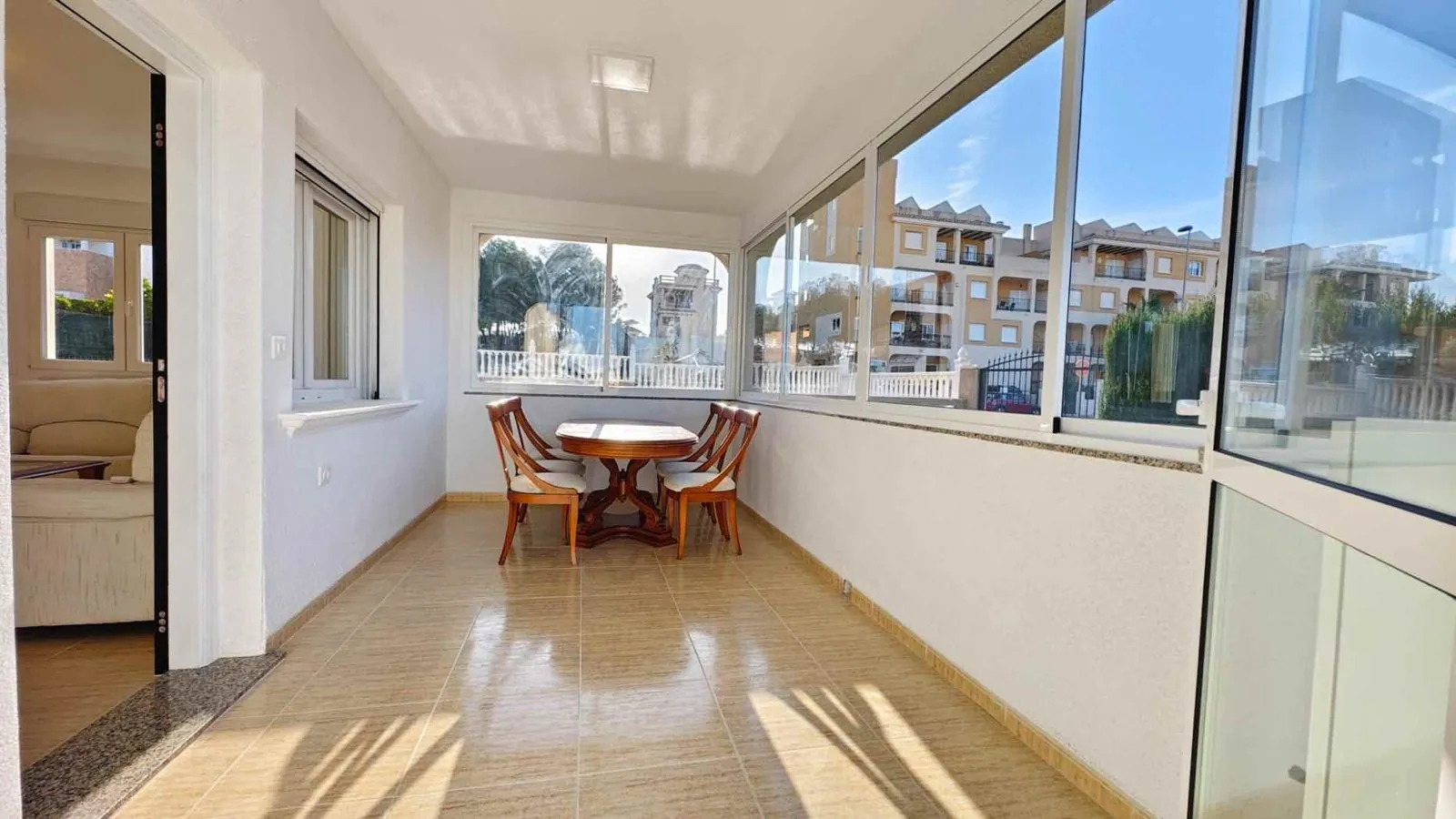 Chalet en venta de 4 dormitorios en Torrevieja, Alicante
