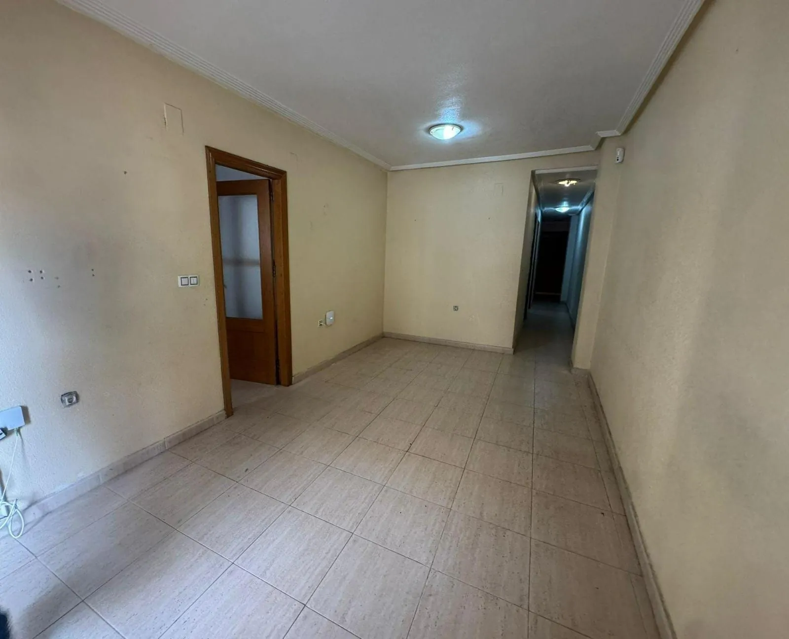 Apartamento de dos dormitorios en venta en Torrevieja, Alicante