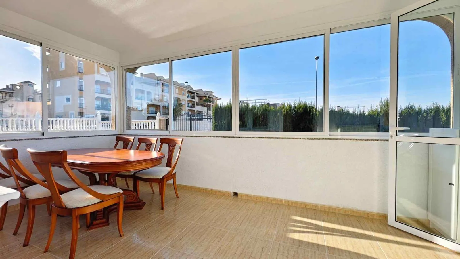 Chalet en venta de 4 dormitorios en Torrevieja, Alicante