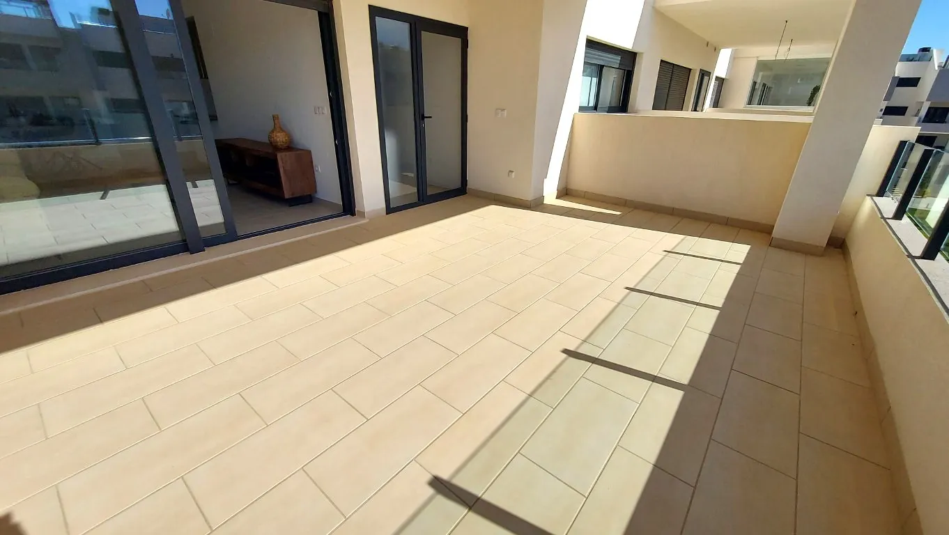 Increíble apartamento de tres dormitorios en venta en Villamartín, Orihuela Costa