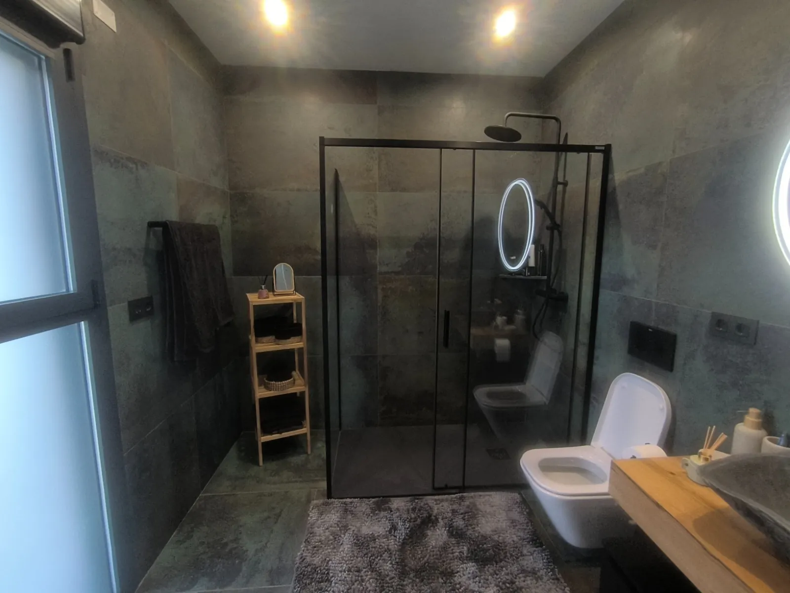 Impresionante Villa independiente con gran terreno en venta en Los Montesinos, Alicante