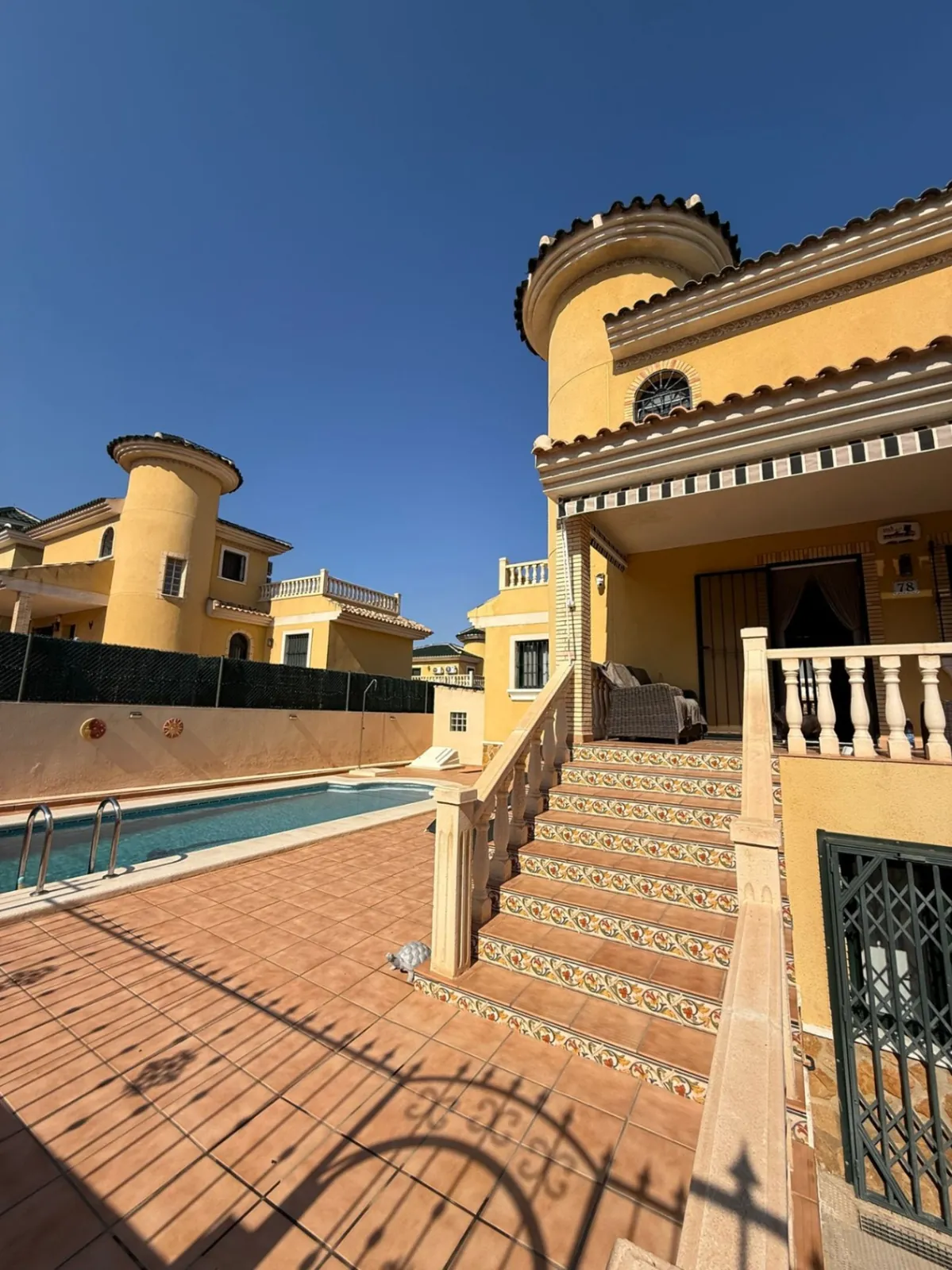Magnifica Casa de cuatros dormitorios en venta en Villamartín, Orihuela Costa