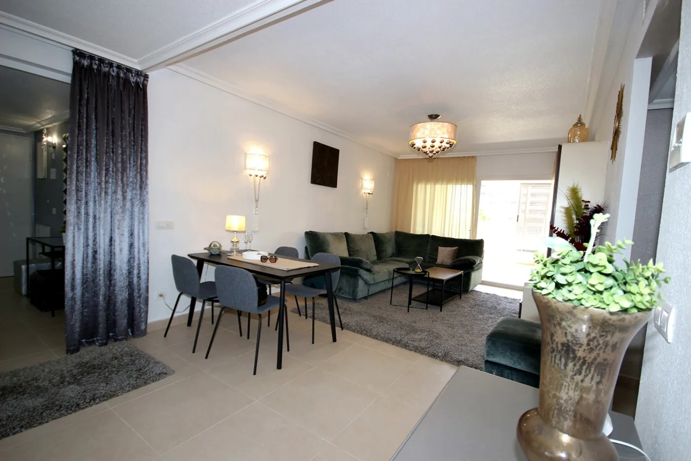 Apartamento de tres dormitorios en Punta Prima