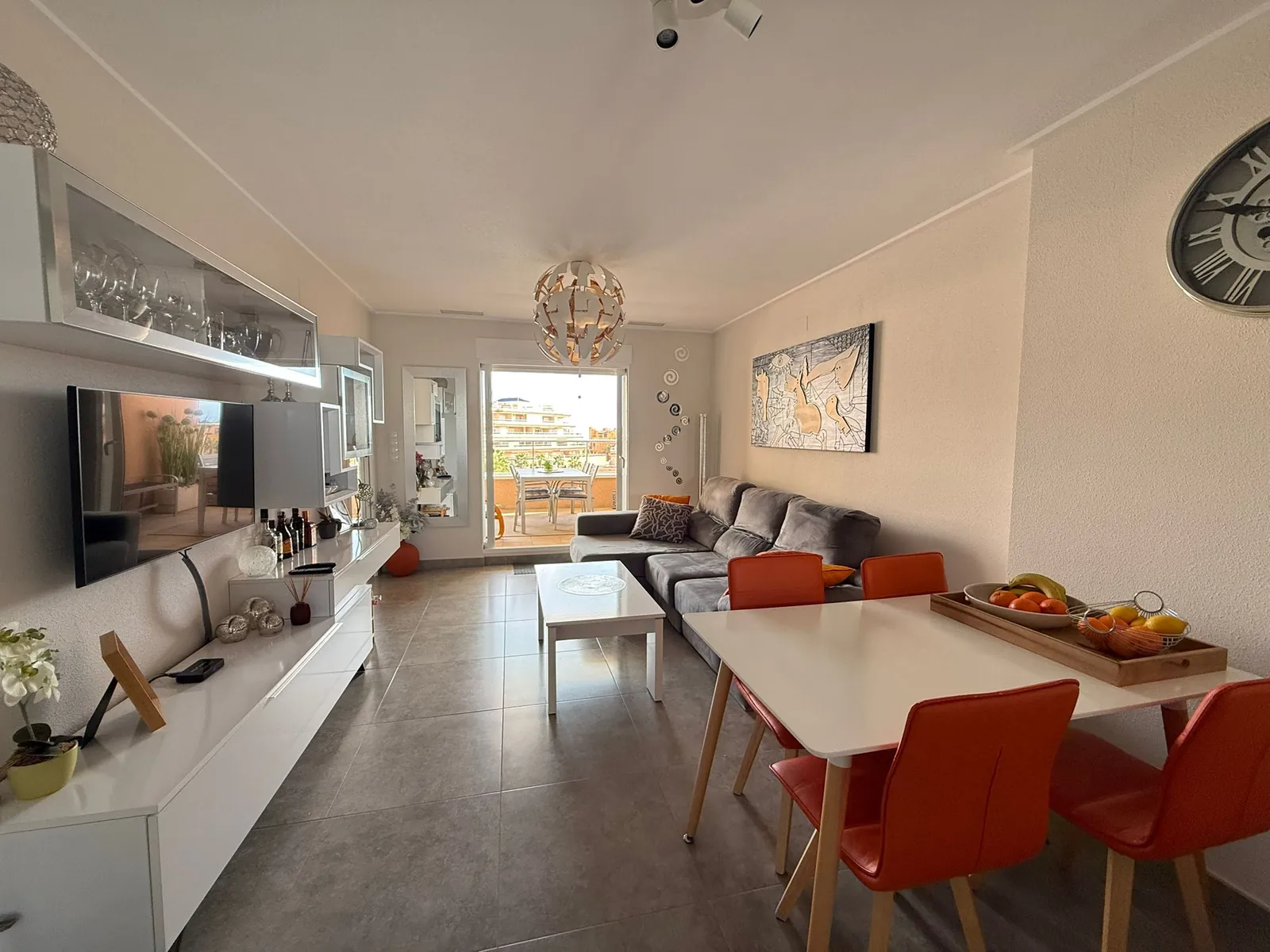 Apartamento de dos dormitorios en venta en Villamartín, Orihuela Costa