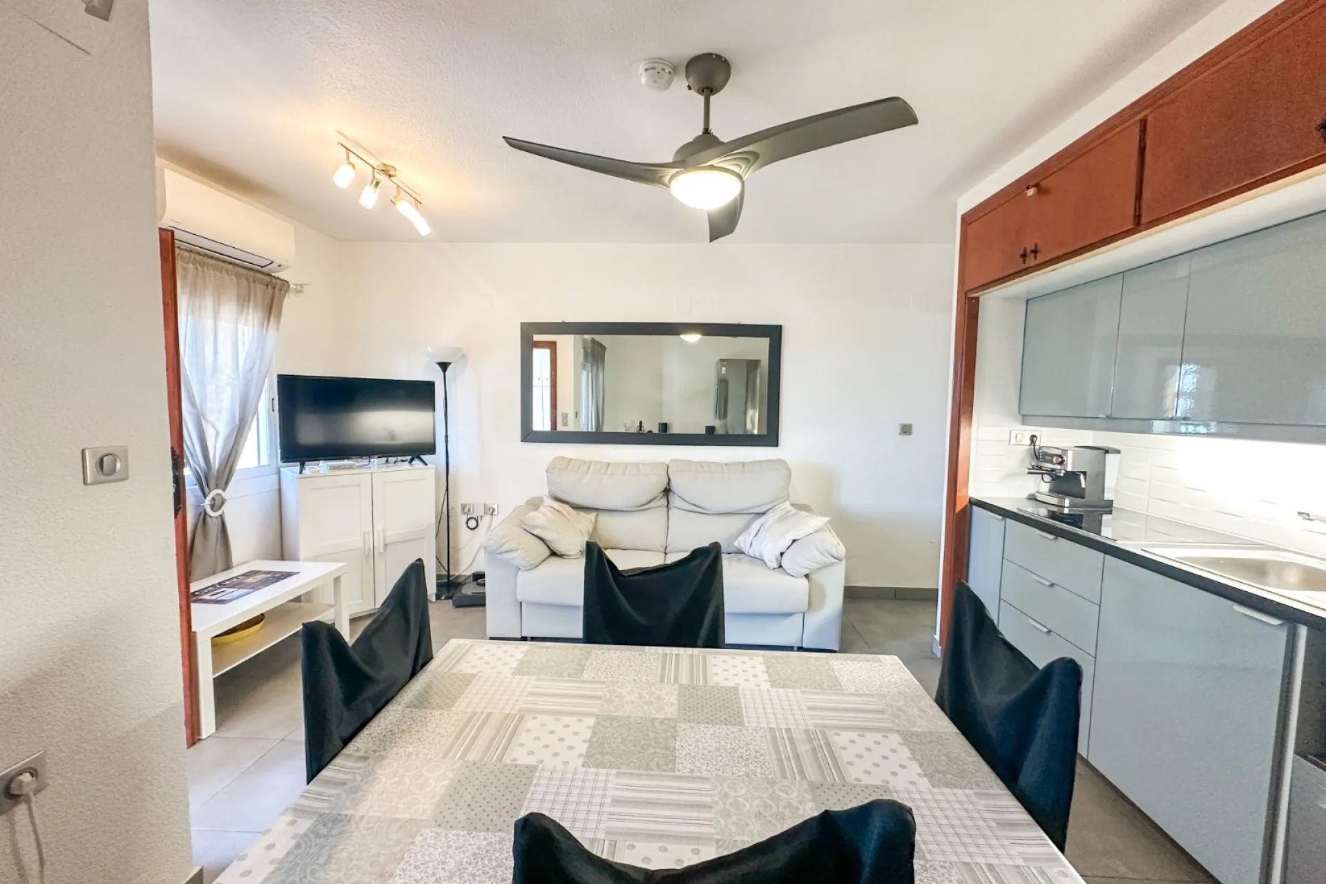 Renovated ground floor apartment with 1 bedroom for sale in the “Mirador Del Mediterranéo” residential complex.