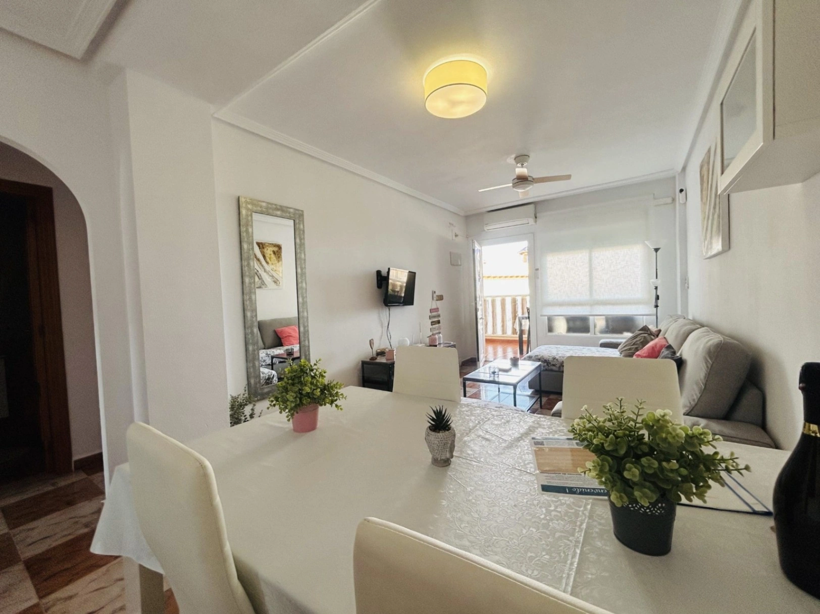 Ático en venta en La Zenia, Orihuela: 2 dormitorios y piscina