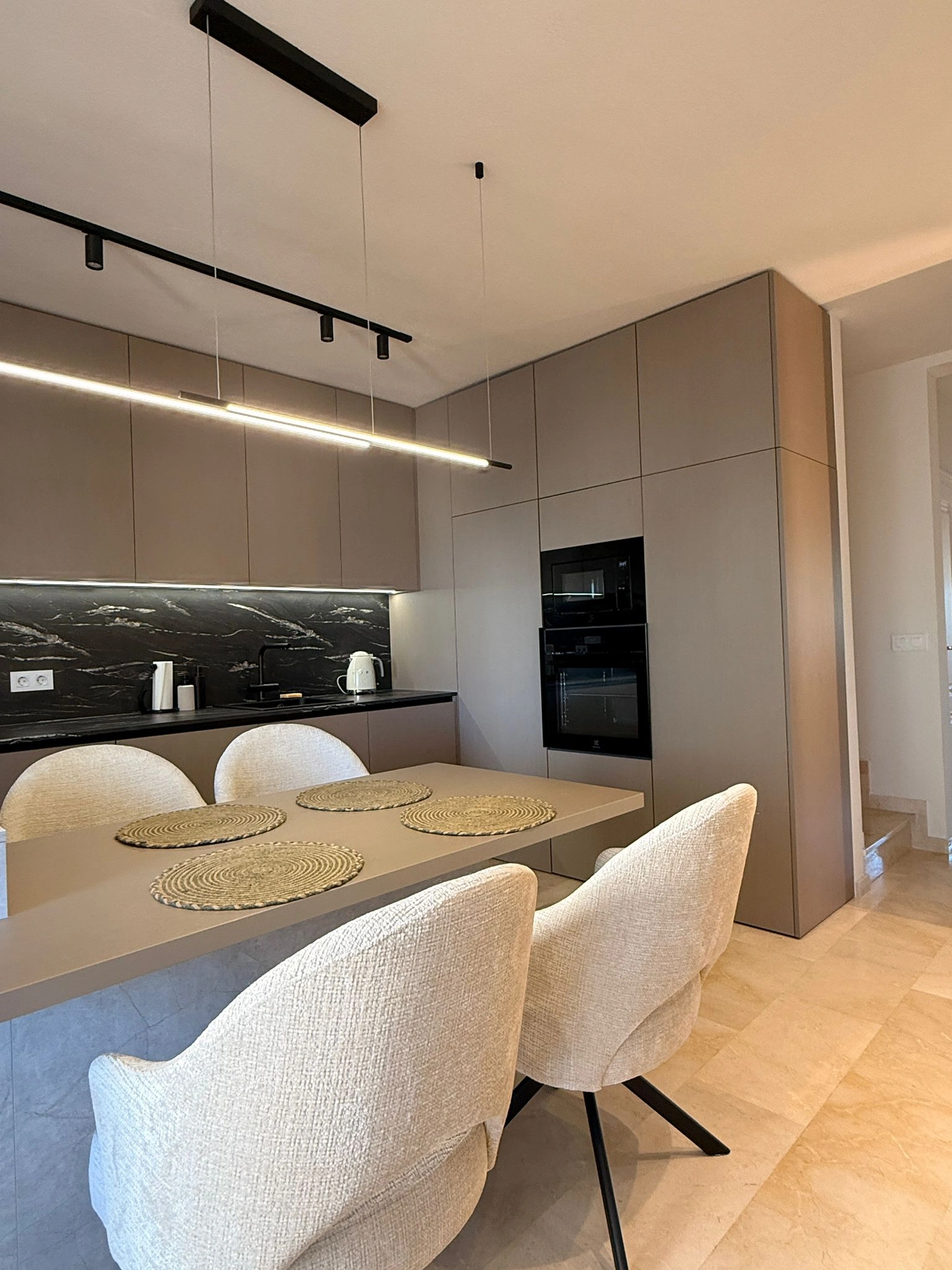 Ático en venta en Las Ramblas, Orihuela Costa con 3 dormitorios y piscina.
