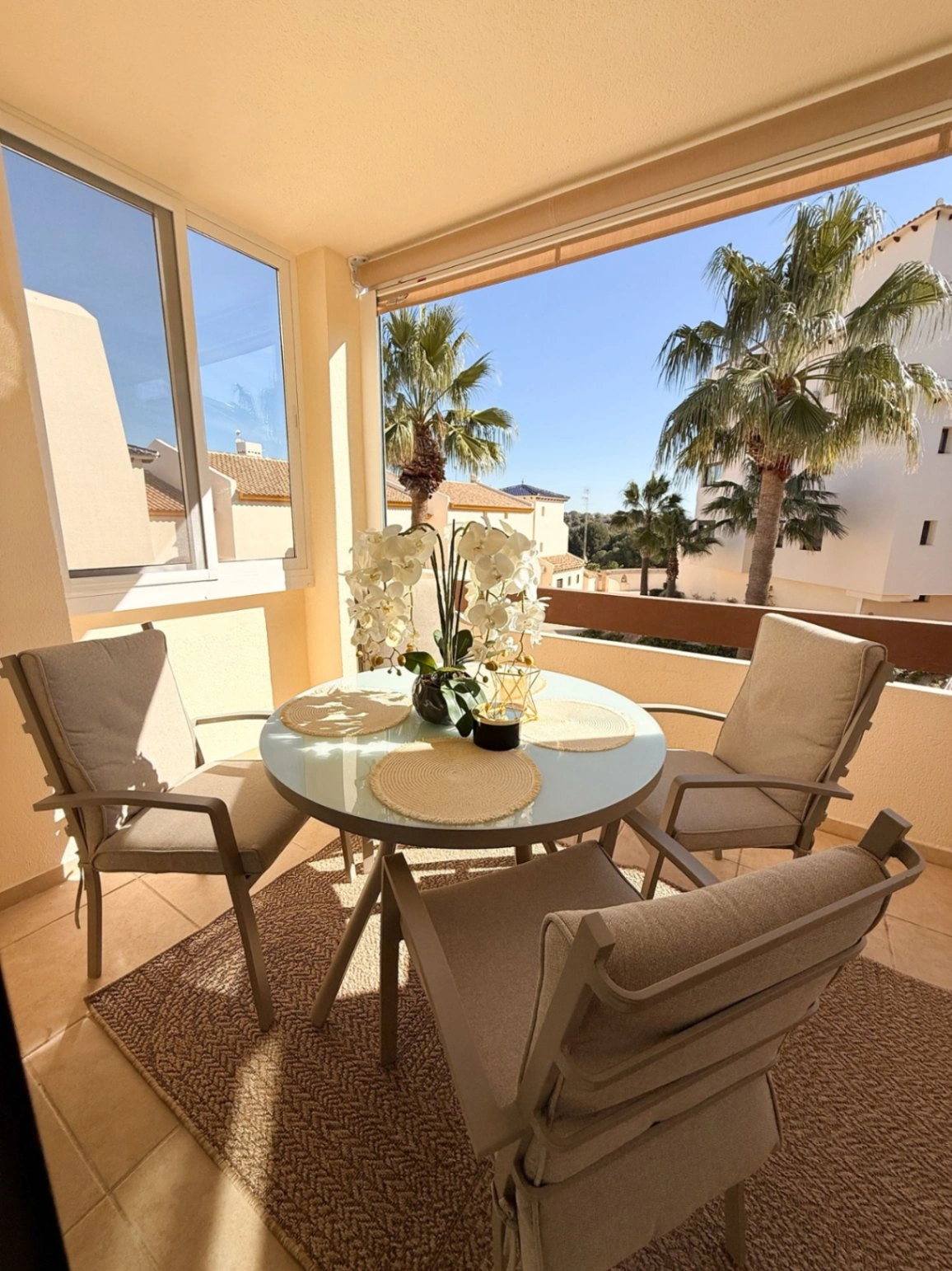 Ático en venta en Las Ramblas, Orihuela Costa con 3 dormitorios y piscina.
