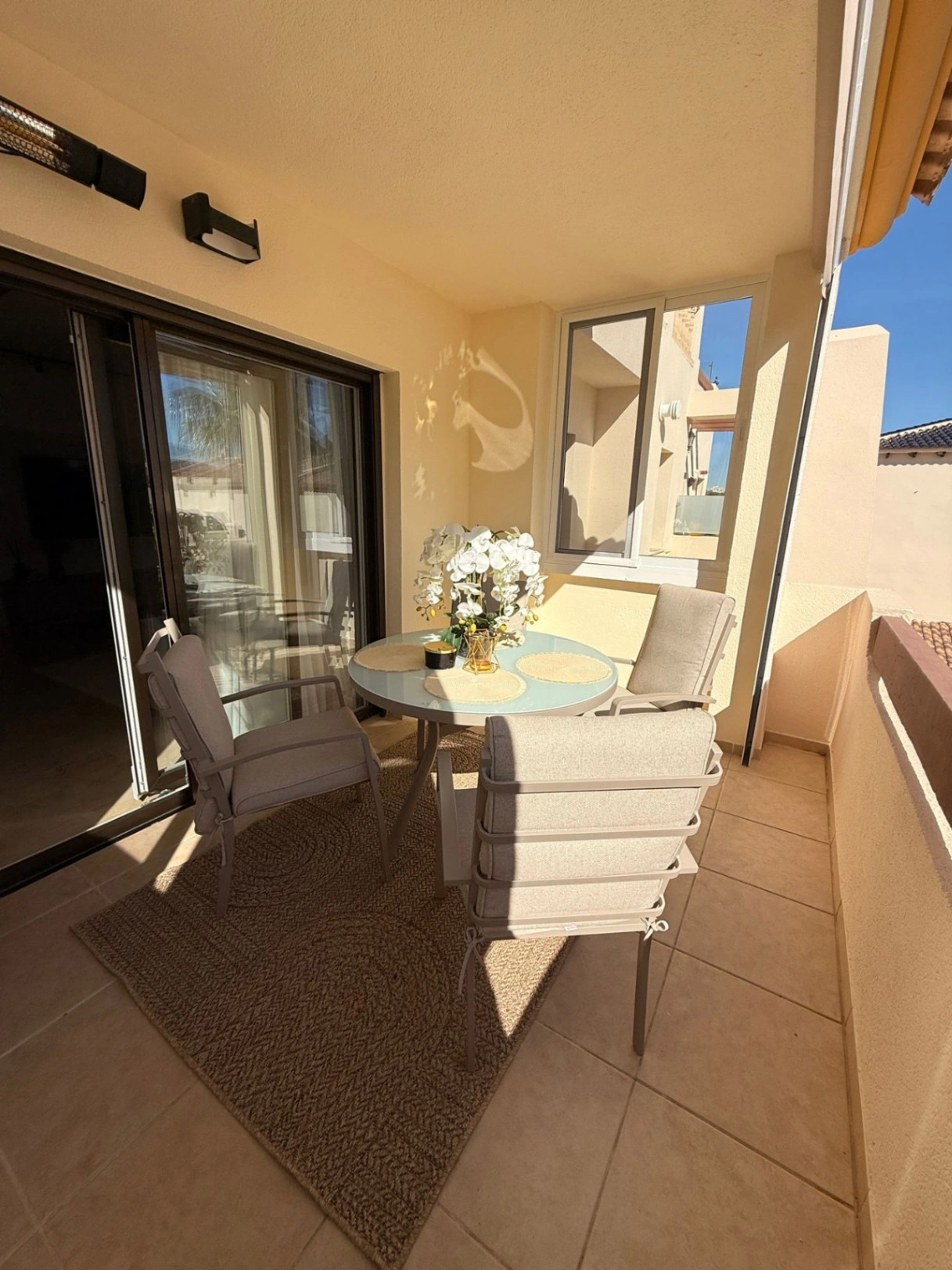 Ático en venta en Las Ramblas, Orihuela Costa con 3 dormitorios y piscina.