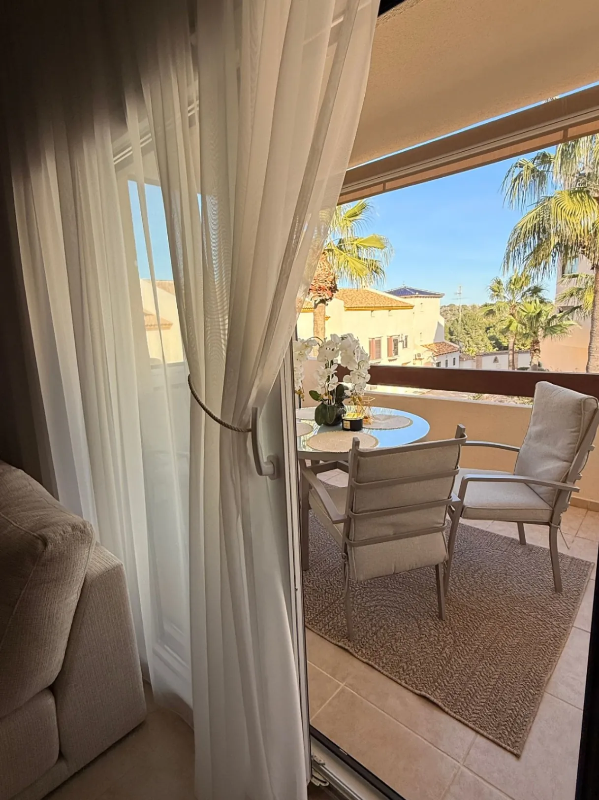 Ático en venta en Las Ramblas, Orihuela Costa con 3 dormitorios y piscina.