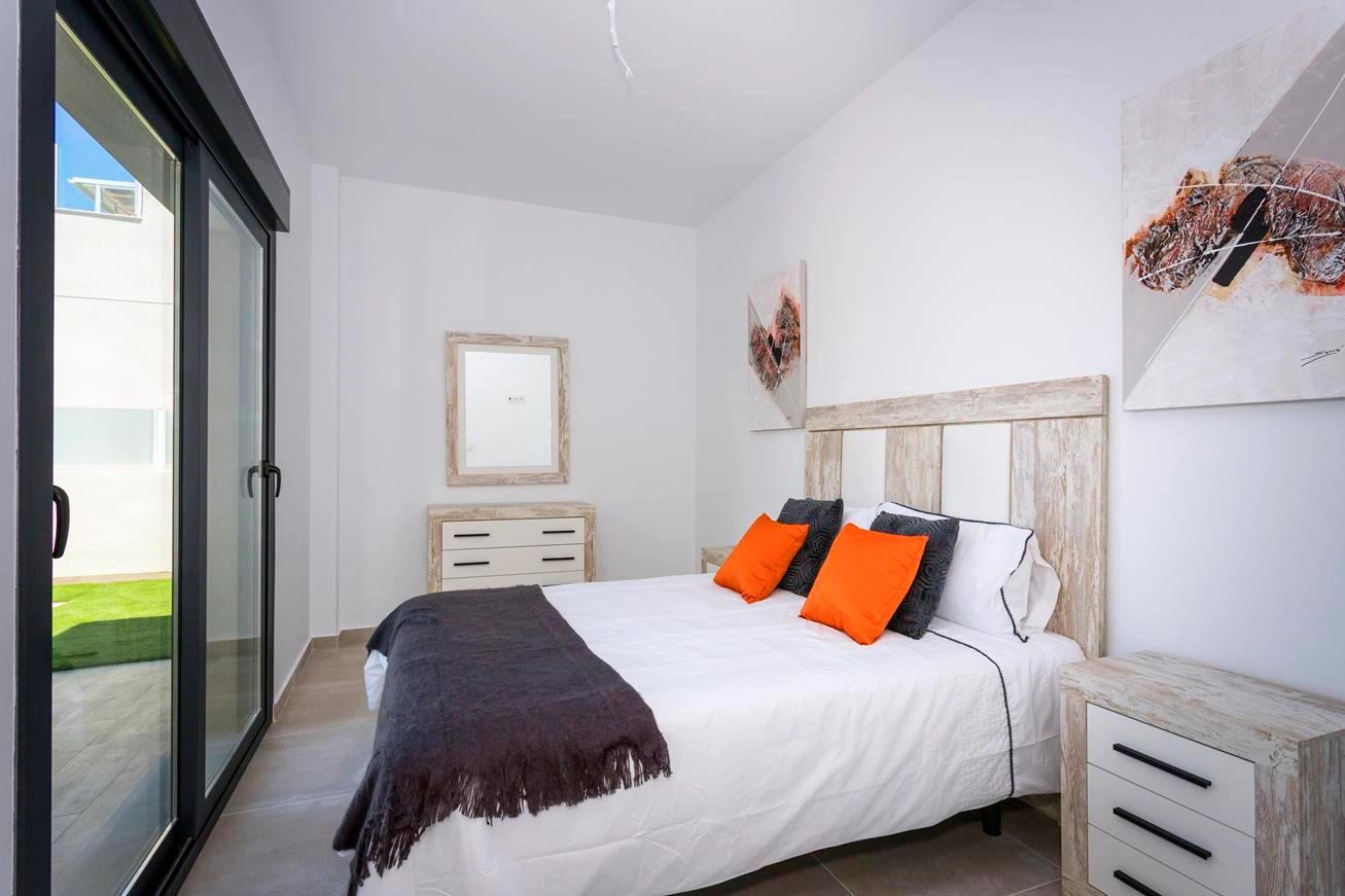 Maravillosa Villa Semi Adosada en venta en Daya Nueva