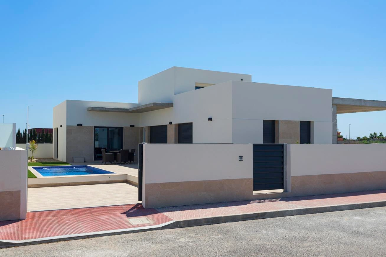 Maravillosa Villa Semi Adosada en venta en Daya Nueva