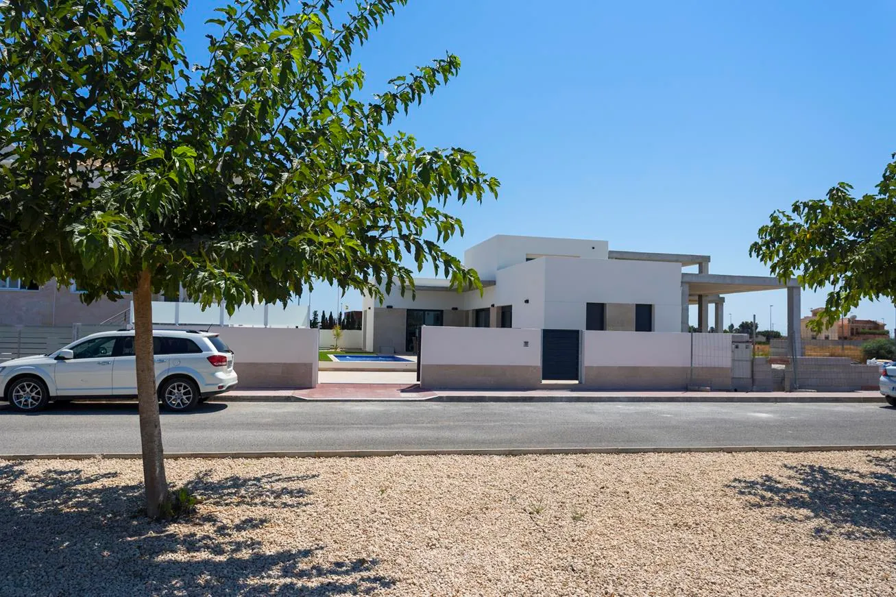 Maravillosa Villa Semi Adosada en venta en Daya Nueva