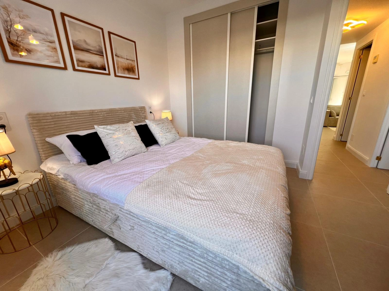 Apartamento reformado de tres dormitorios en venta en La Zenia, Orihuela Costa